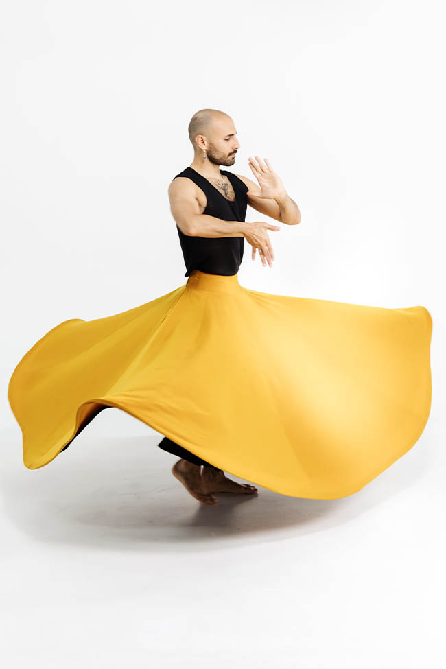 Taller de dansa dervix contemporània amb la companya Gamart Flamencs i queers, exposició fotogràfica d’Alexandre Bré